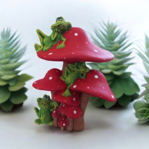 Frogs on Mushroom (Large)